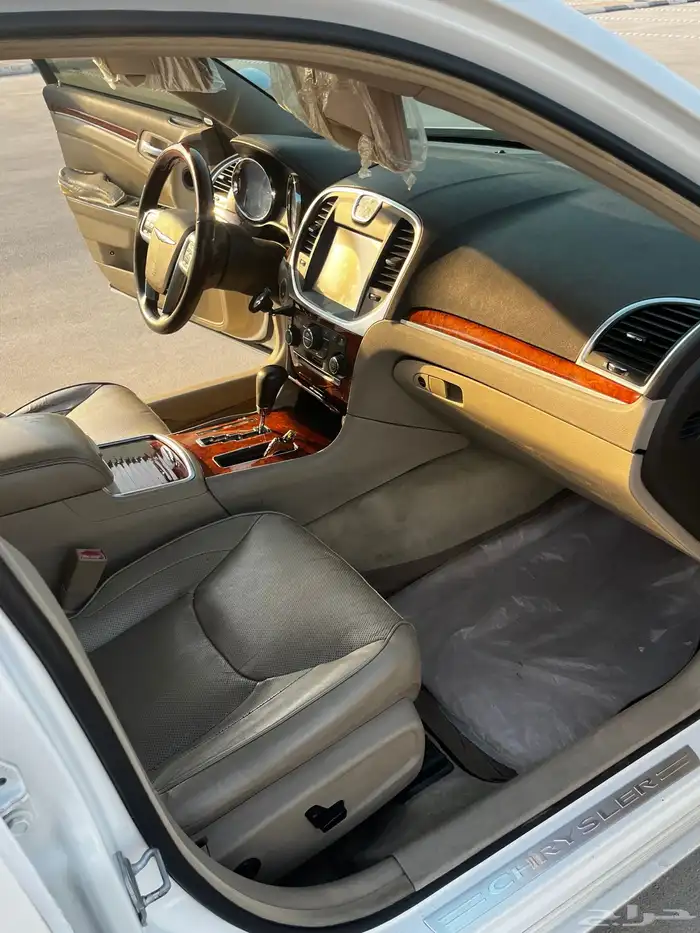 للبيع كرايزلر هيمي 2011 فل V8 7