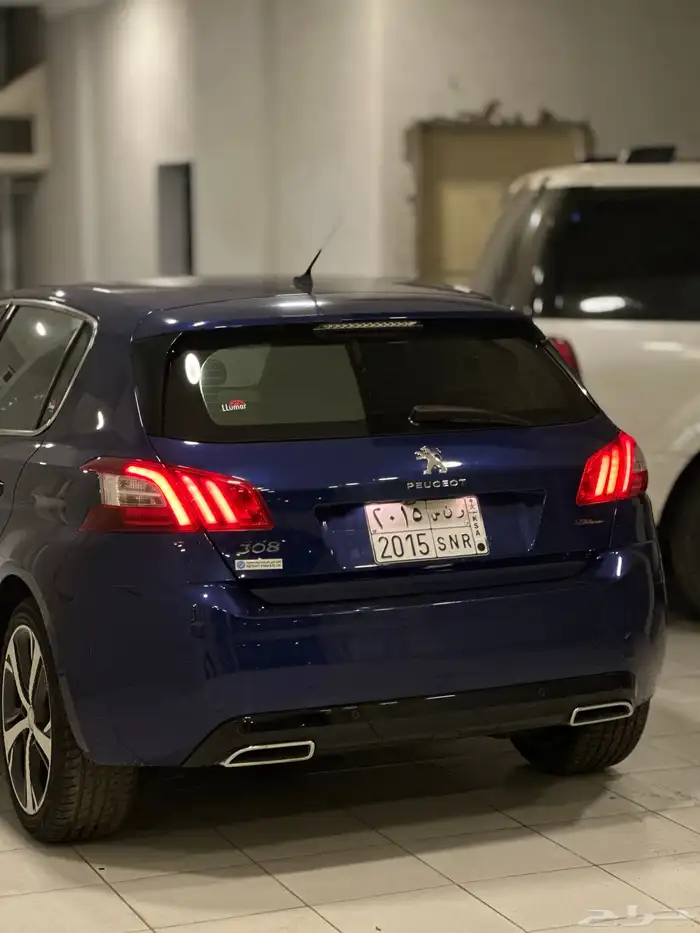 بيجو فئة رياضية للبيع او بدل 8