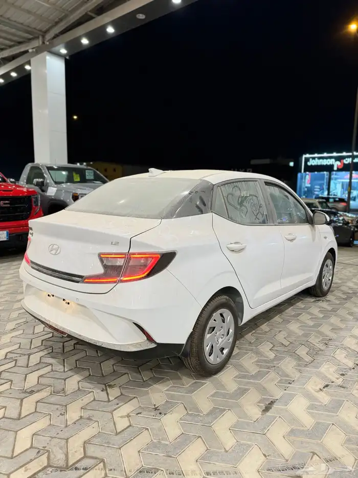 هونداي i10 اصفار 2026 اقل سعر متوفر الابيض والفيراني 3