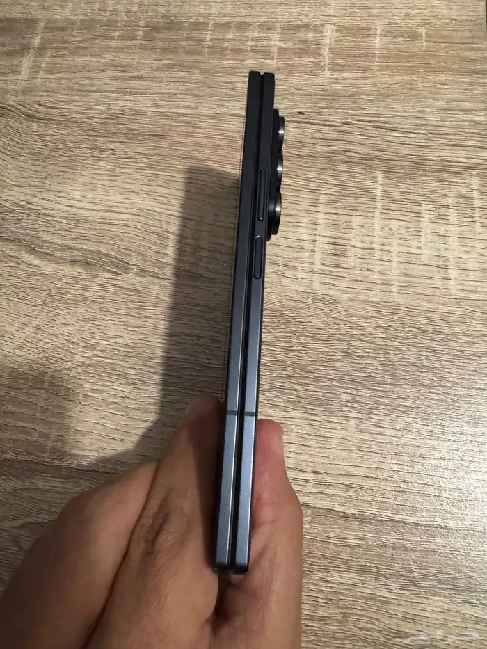 Samsung Galaxy Z Fold 7   سعة 256GB   نظيف جدا 6