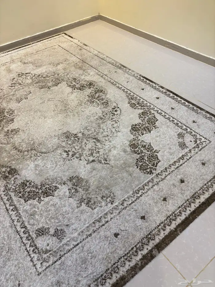 فرشة سجاد للبيع مستخدمه 0