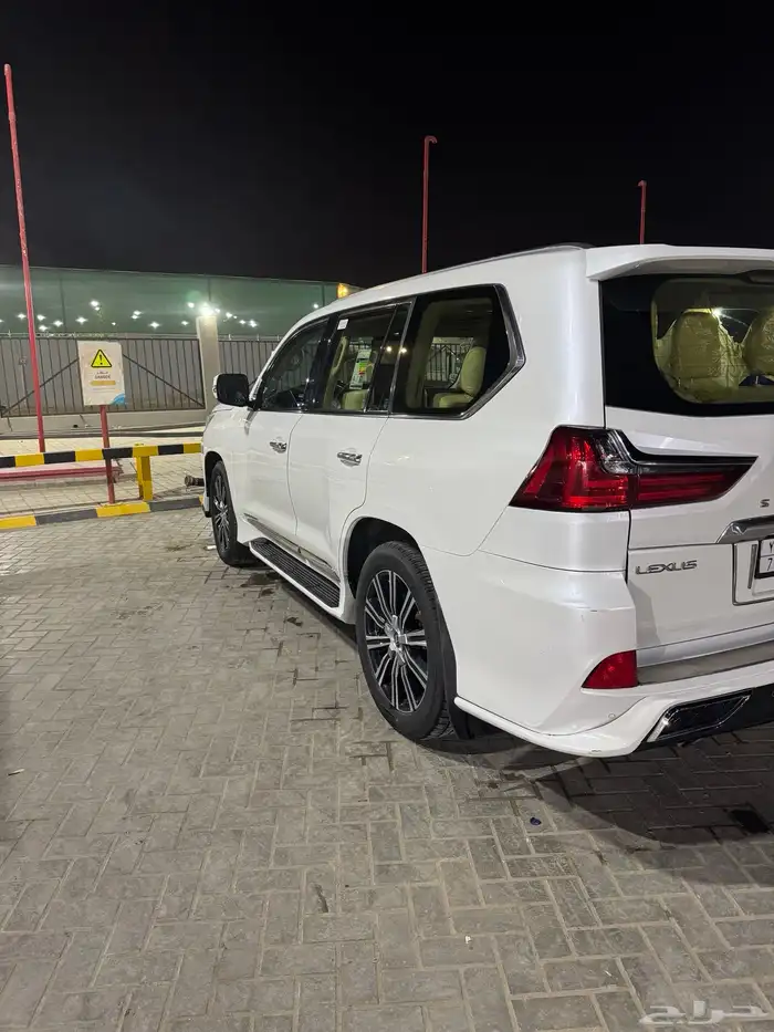 جيب لكززس2017 2