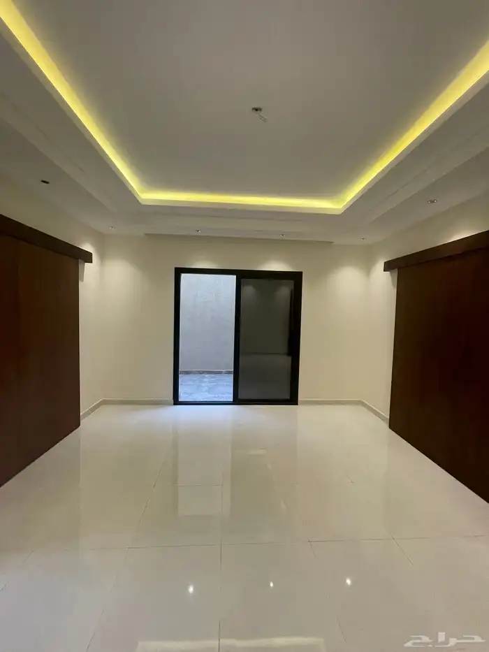 فيلا للإيجار المشرقية حي الجنادرية 9