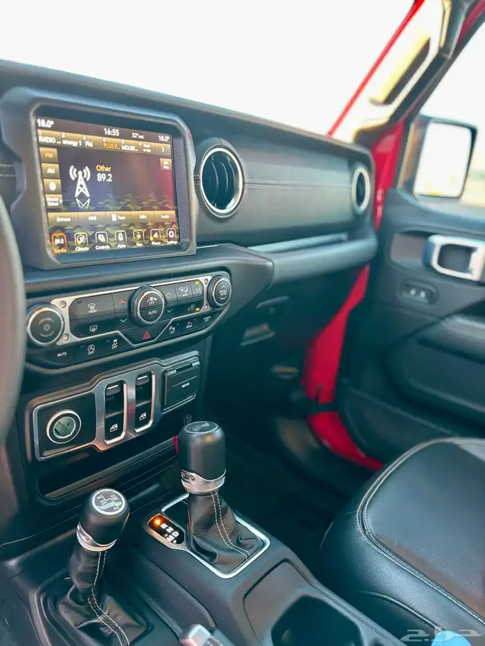 جيب رانجلر 6 سلندر بحالة الوكالة 2023 8