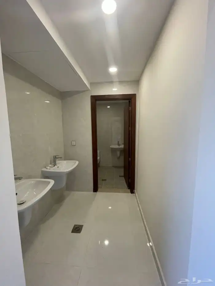 فيلا للإيجار المشرقية حي الجنادرية 7