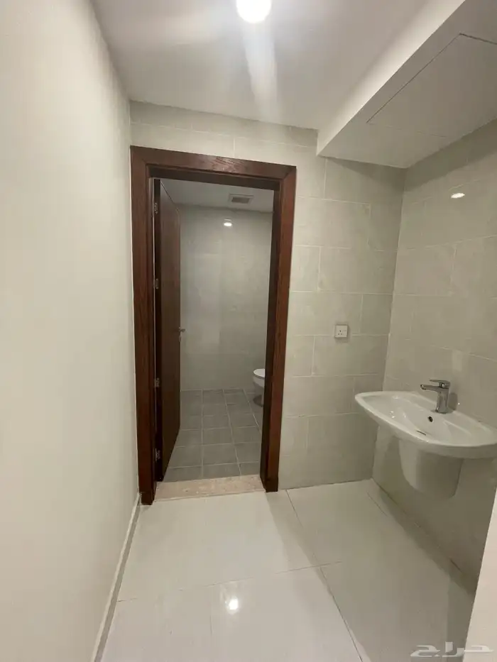 فيلا للإيجار المشرقية حي الجنادرية 15