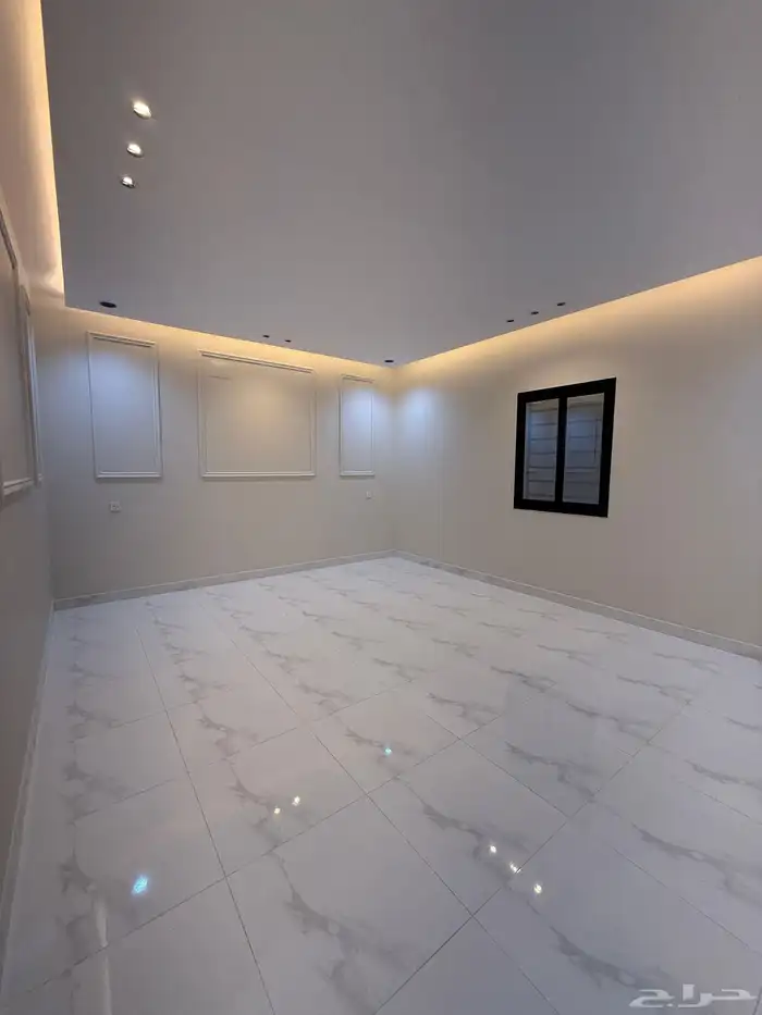 للبيع ارواف علويه وشقق ارضيه ببايكة سيارة ف شمال الخميس 31