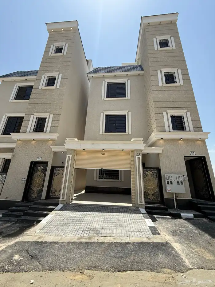 للبيع دور أرضي بحوش وشقق علويه مخطط قرطبه المحاله ابها 2