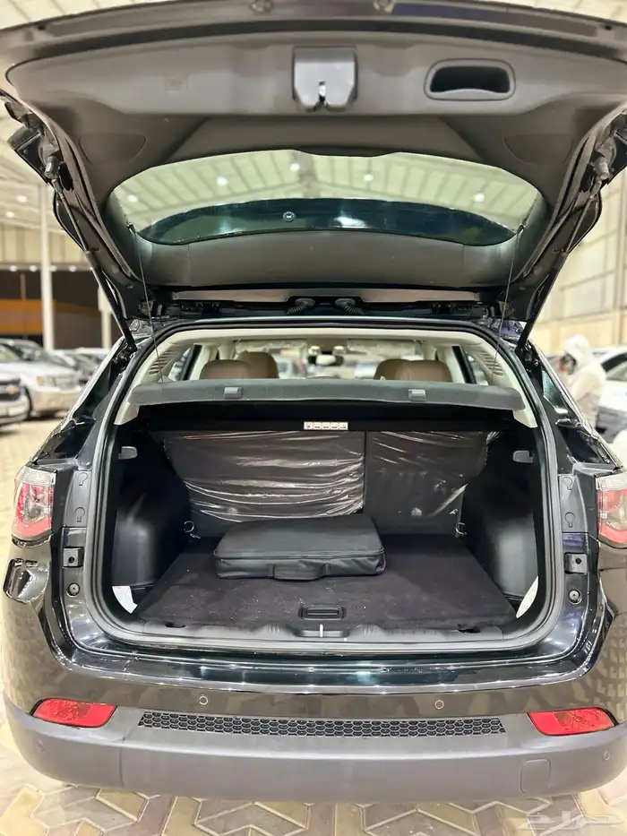 جيب كومباس 8