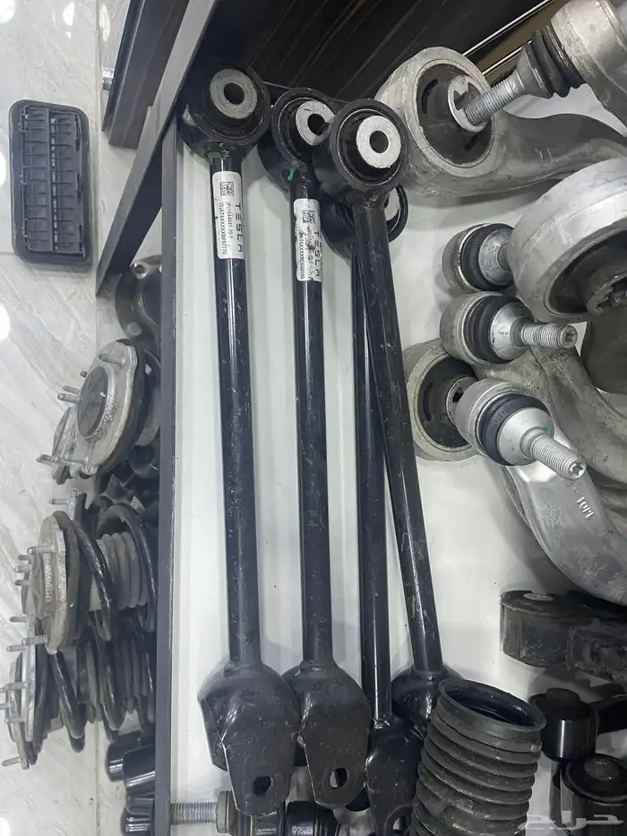 قطع غيار تسلا بجميع فئاتها 29