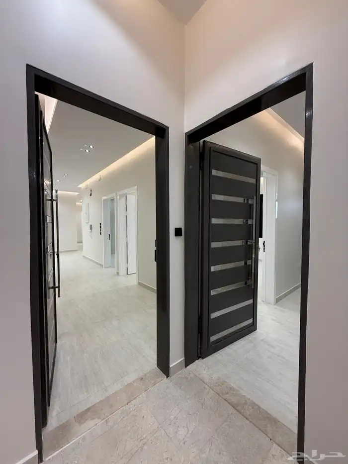 للبيع روف علوي بملحق تشطيب VIP ف احد رفيده وسط الخدمات 6