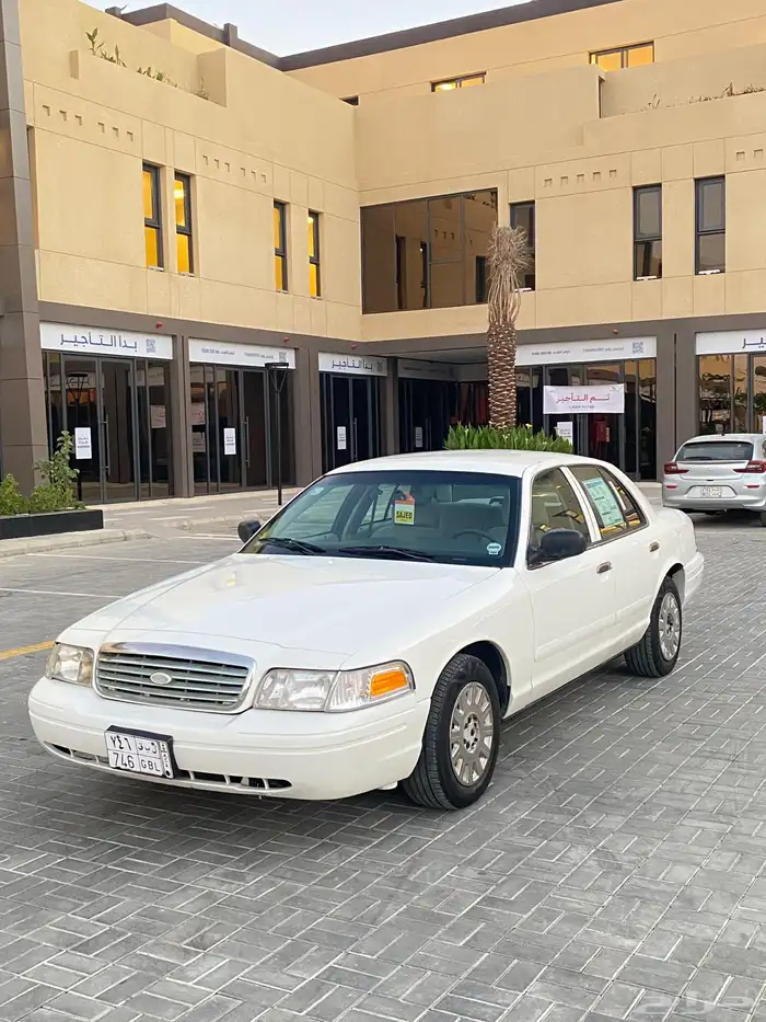 للبيع فورد فكتوريا 2003 بوليسي 0