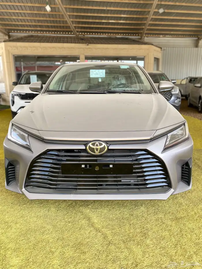 تويوتا يارس 2026 لون مييز تيتانيوم وسعر مميز 1