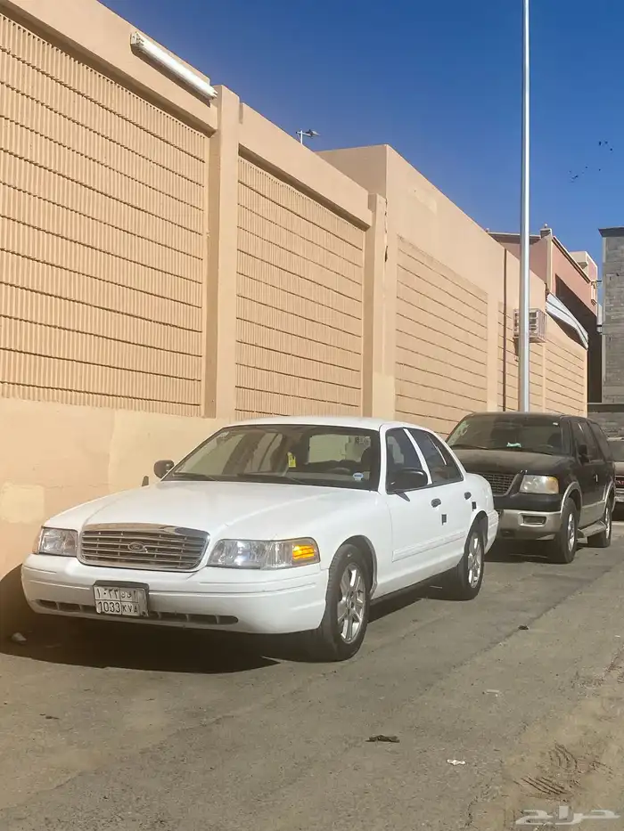 فورد كراون فكتوريا 2010 7