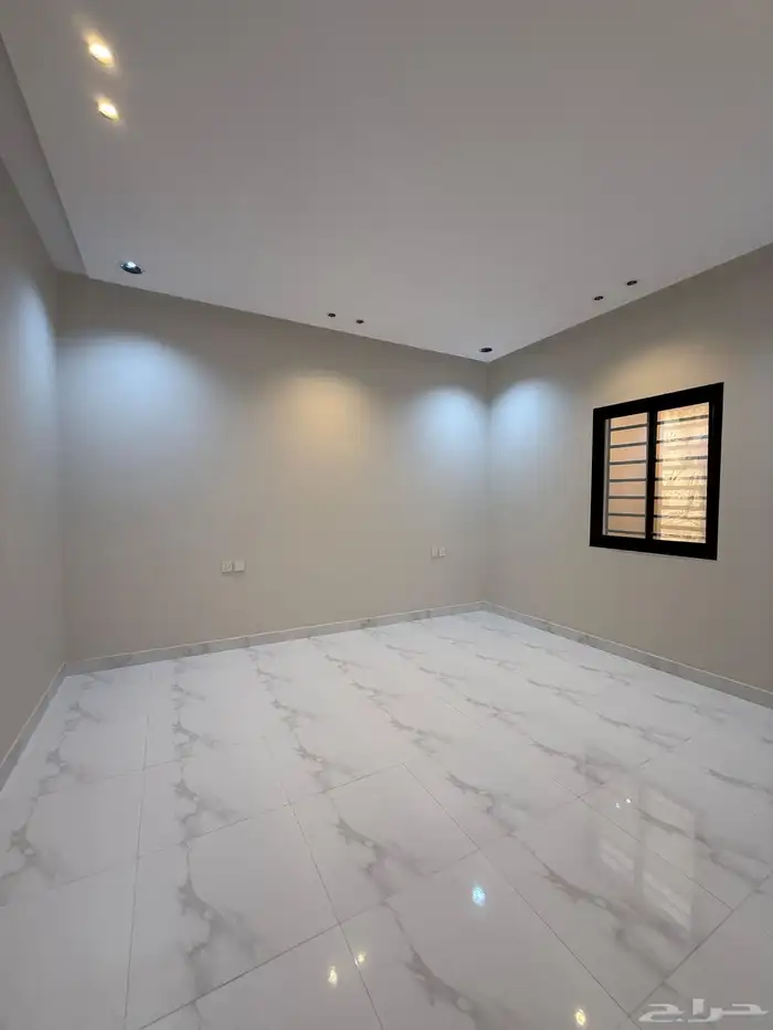 للبيع ارواف علويه وشقق ارضيه ببايكة سيارة ف شمال الخميس 43