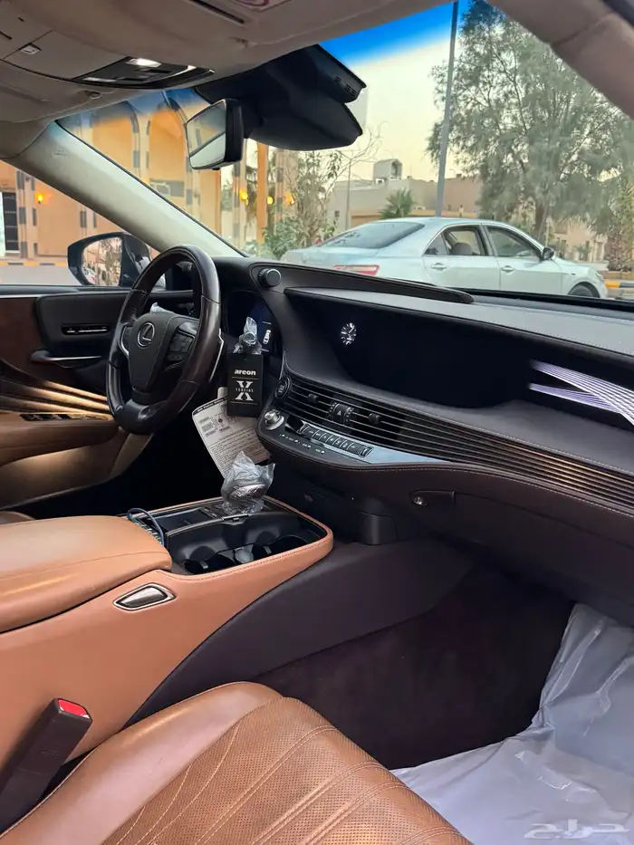 لكزس LS 500 سعودي 16