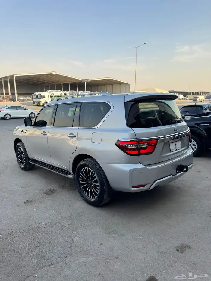 للبيع نيسان باترول بلاتينيوم 2023 سعودي بحالة الوكاله 4