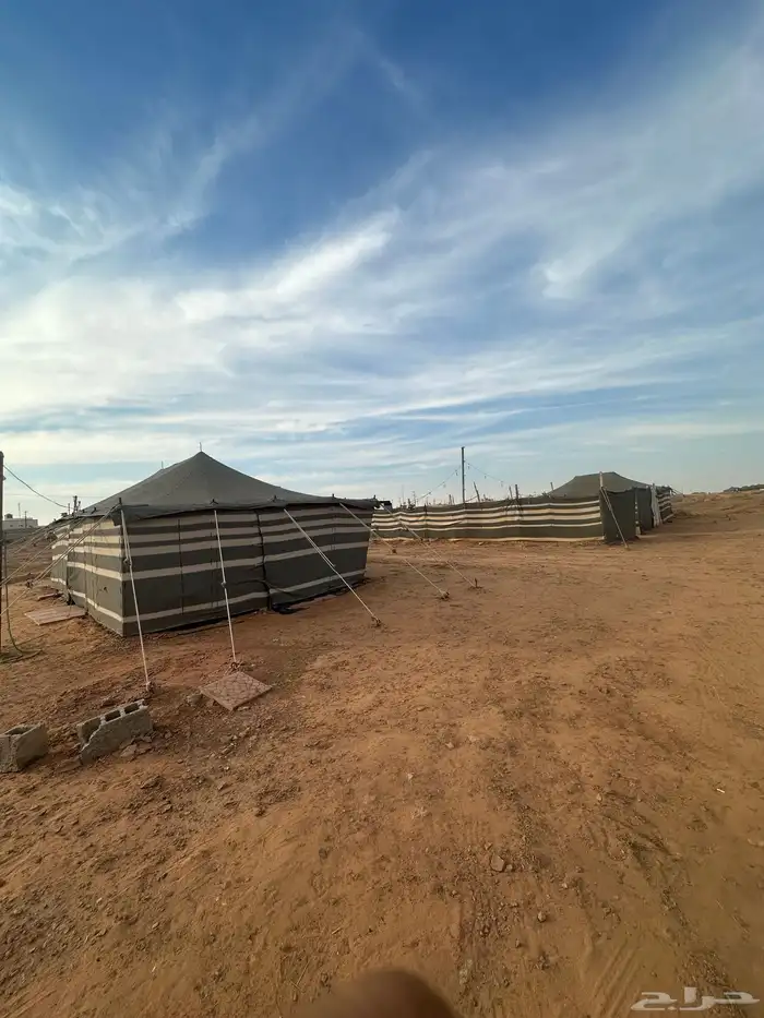 للبيع مخيم بالموقع بيت شعر 9 5 وبيت شعر 6 4 1
