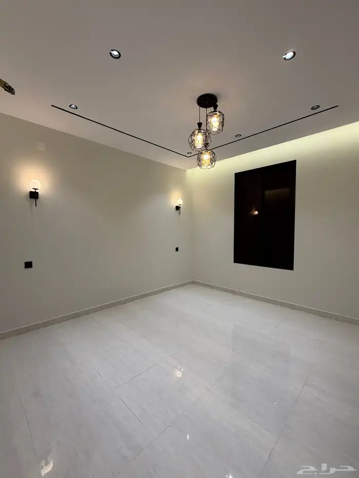 للبيع ارواف علويه بملحق وشقق ارضيه ببايكة سيارة ف احد رفيده 17