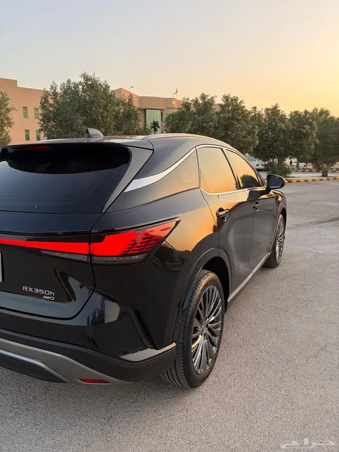 لكزس RX 350h موديل 2024 5