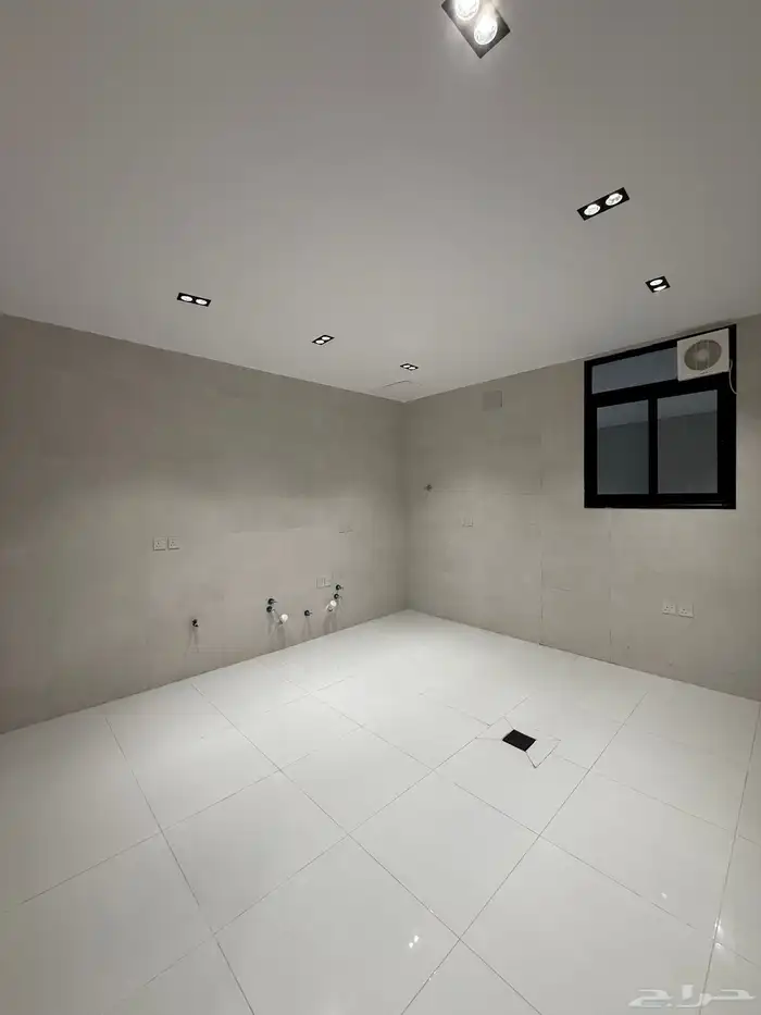 للبيع دور أرضي بمداخل خاصة وحوش بحي المعارض بسعر 570 الف 14