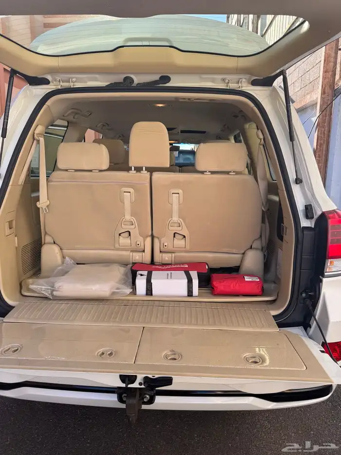 جيب صالون لاندكلوزر 2017 12