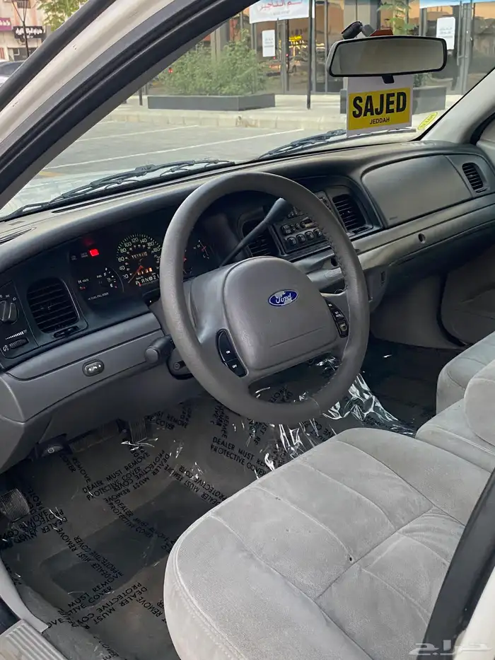 للبيع فورد فكتوريا 2003 بوليسي 12