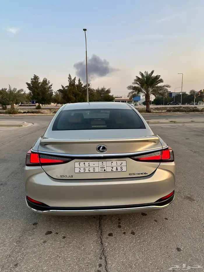 لكزس هايبرد ES300h موديل 2021 وكالة سعودي 3