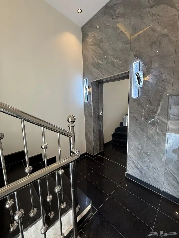 للبيع روف علوي مستقل نظام شقتين منفصلين بسعر فرصة 650 الف 3