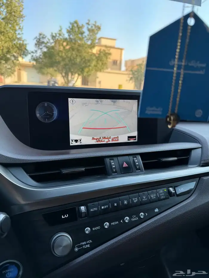 لكزس ES 300h 2021 20