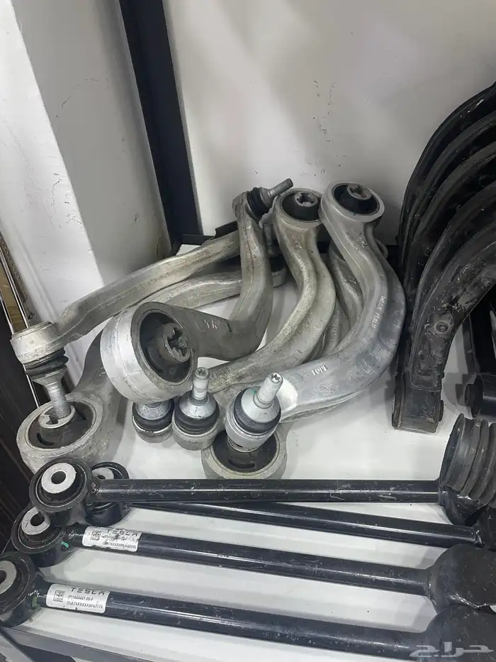 قطع غيار تسلا بجميع فئاتها 28