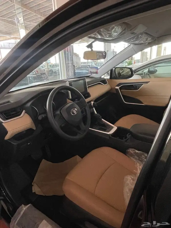 تويوتا راف فور - استاندر - 2025 - لون اسود 3