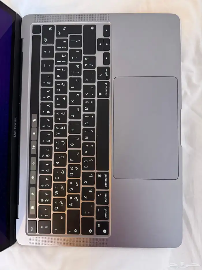 ماك بوك برو مع كرتون الاصلي و الشاحن الاصلي نظيف 1