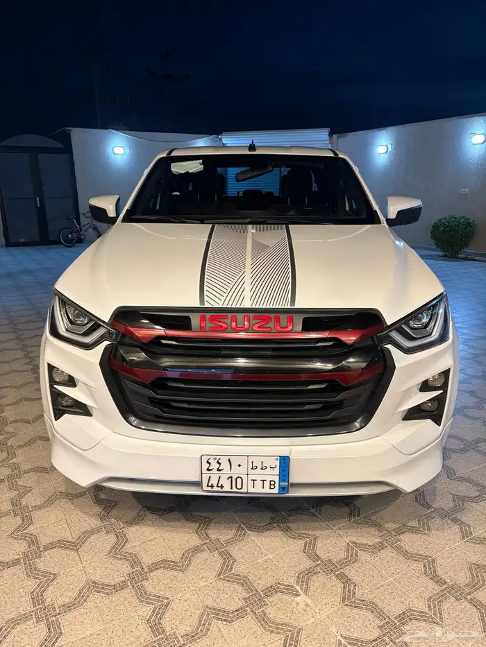 ايسوزو جي تي 8