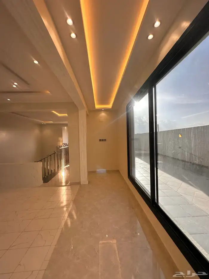 للبيع روف دور ثانى وملحق بسعر 620 الف بخميس مشيط 22