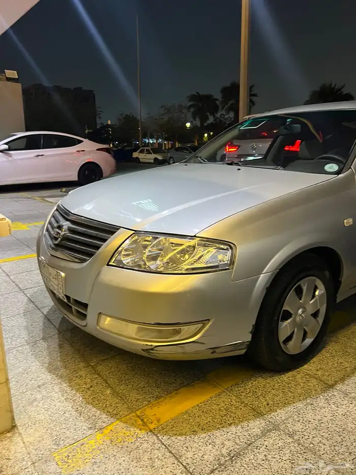 للبيع نيسان صني 2011 4