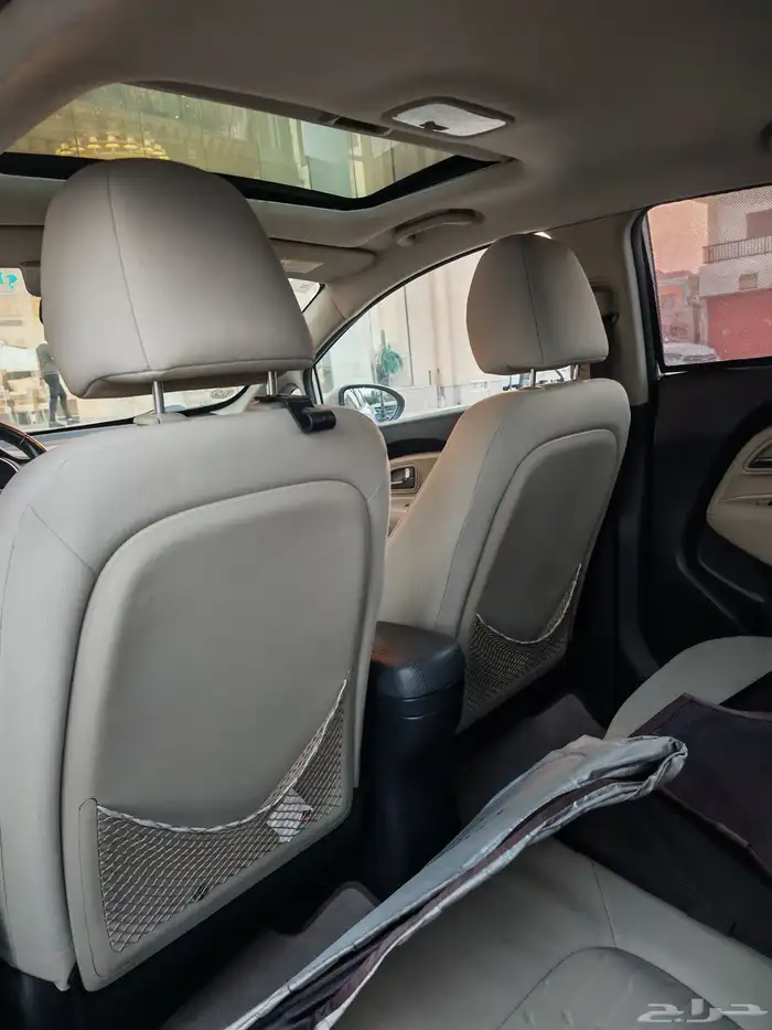 كيا ريو هاتشباك مخززن فل كامل 40