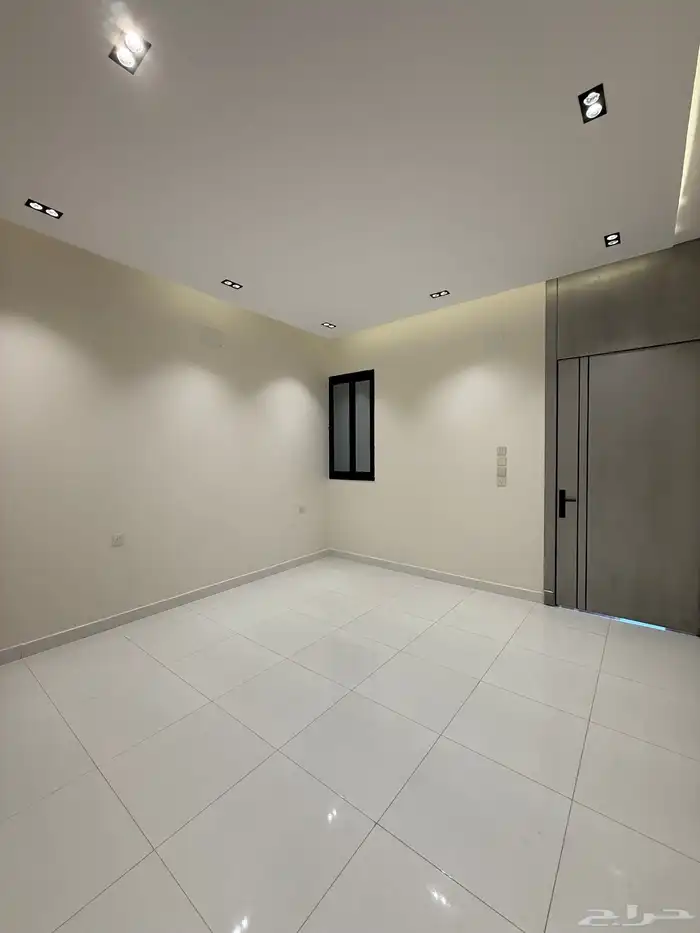 للبيع دور أرضي بمداخل خاصة وحوش بحي المعارض بسعر 570 الف 11