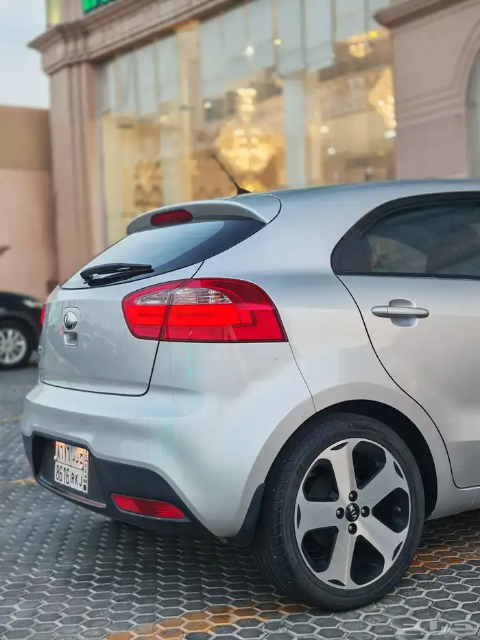 كيا ريو هاتشباك مخززن فل كامل 11