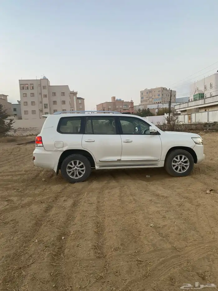 لاندكروزر 2018 ديزل 10