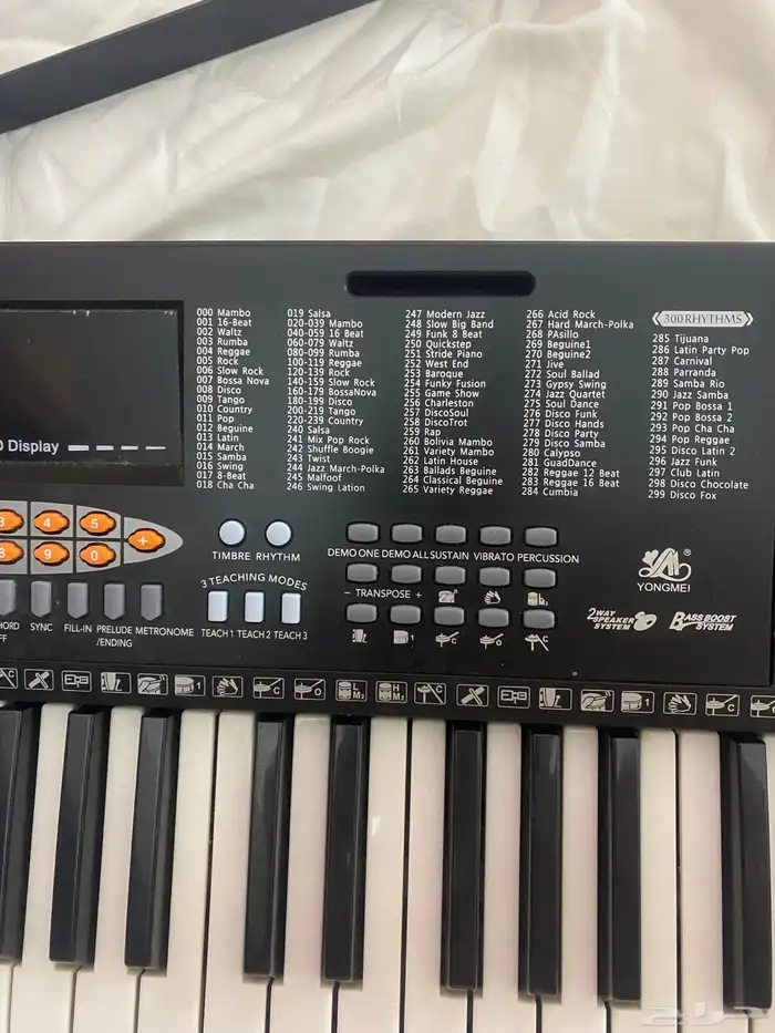 بيانو شبه جديد 1