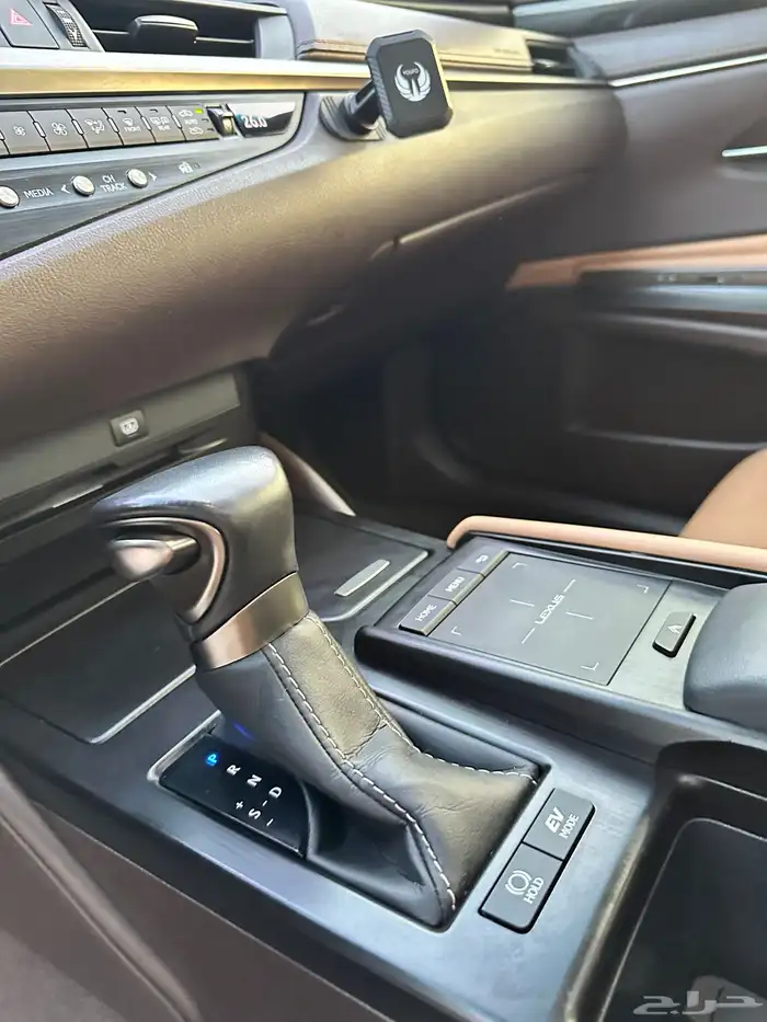 لكزس هايبرد ES300h موديل 2021 وكالة سعودي 48