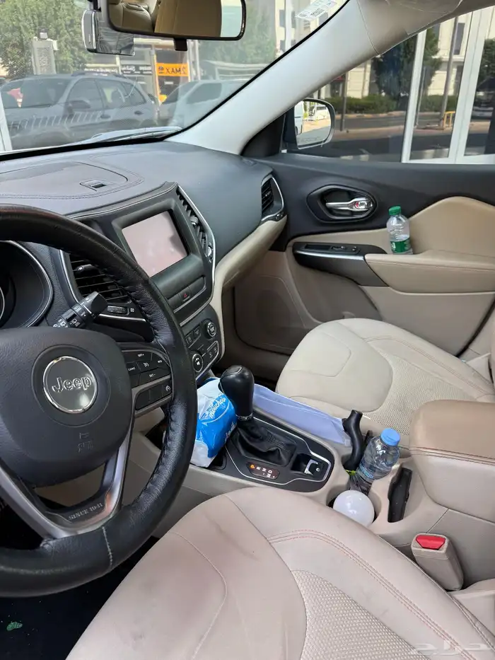 سبورت جيب شيروكي 3