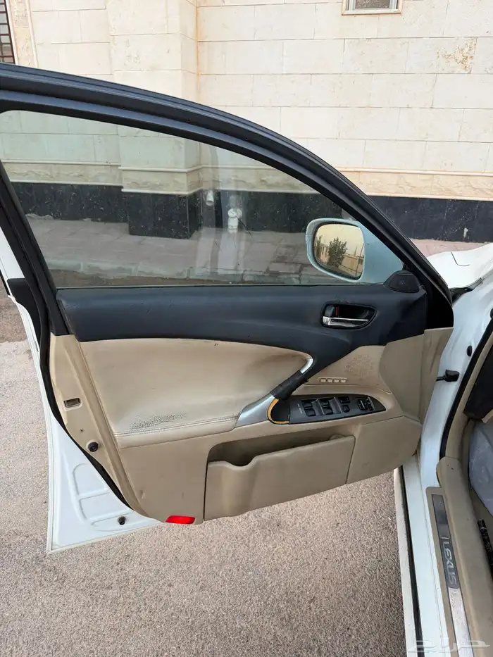 لكزس is300 موديل 2008 مفحوص ومجدد السعر 15 الف قابل للتفاوض 29