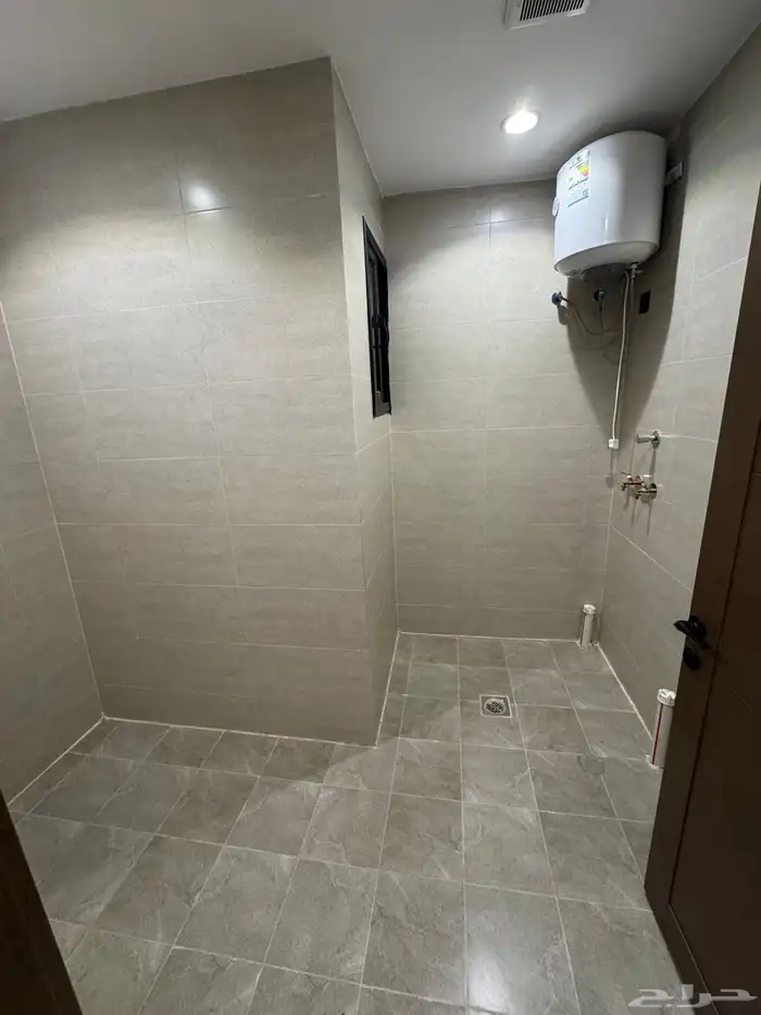 للبيع شقق تمليك علوي مع سطح ومصعد شغال بحي الضيافه ب520 الف 6