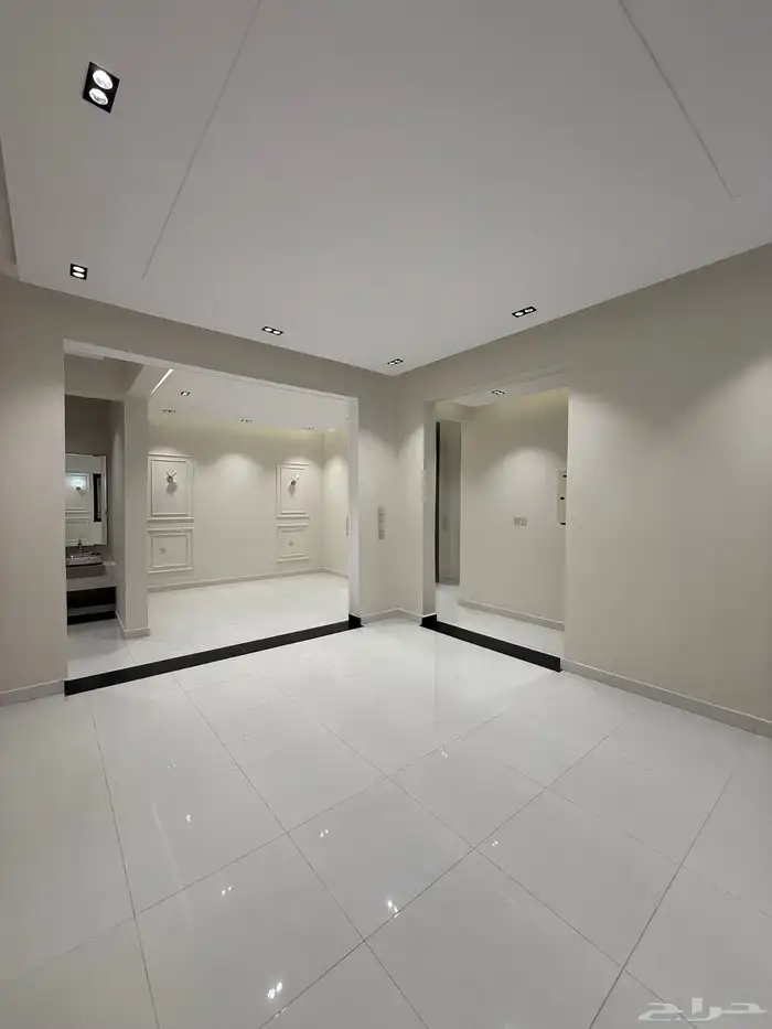 للبيع دور أرضي بمداخل خاصة وحوش بحي المعارض بسعر 570 الف 17