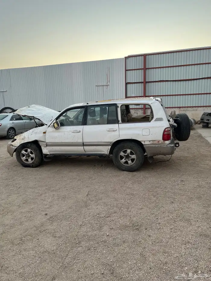 لاندكروزر مديل 2000 1