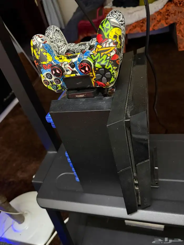 سوني 4 عادي معاه استاند يدعم شحن اليدين   دراعين   8 اشرطه 5