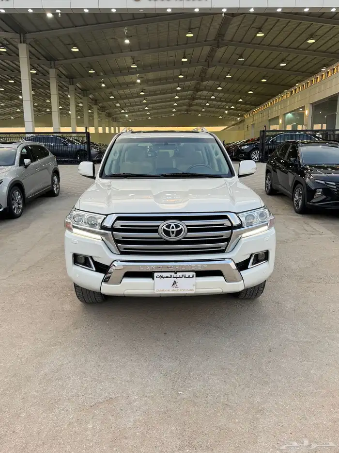 للبيع لاندكروزر GXR 2016 - بحالة الوكاله - سعودي 0