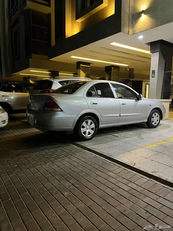 للبيع نيسان صني 2011 1